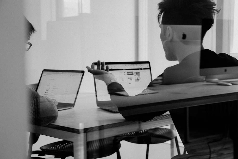 AdPozium strategy team planning global ad campaigns
